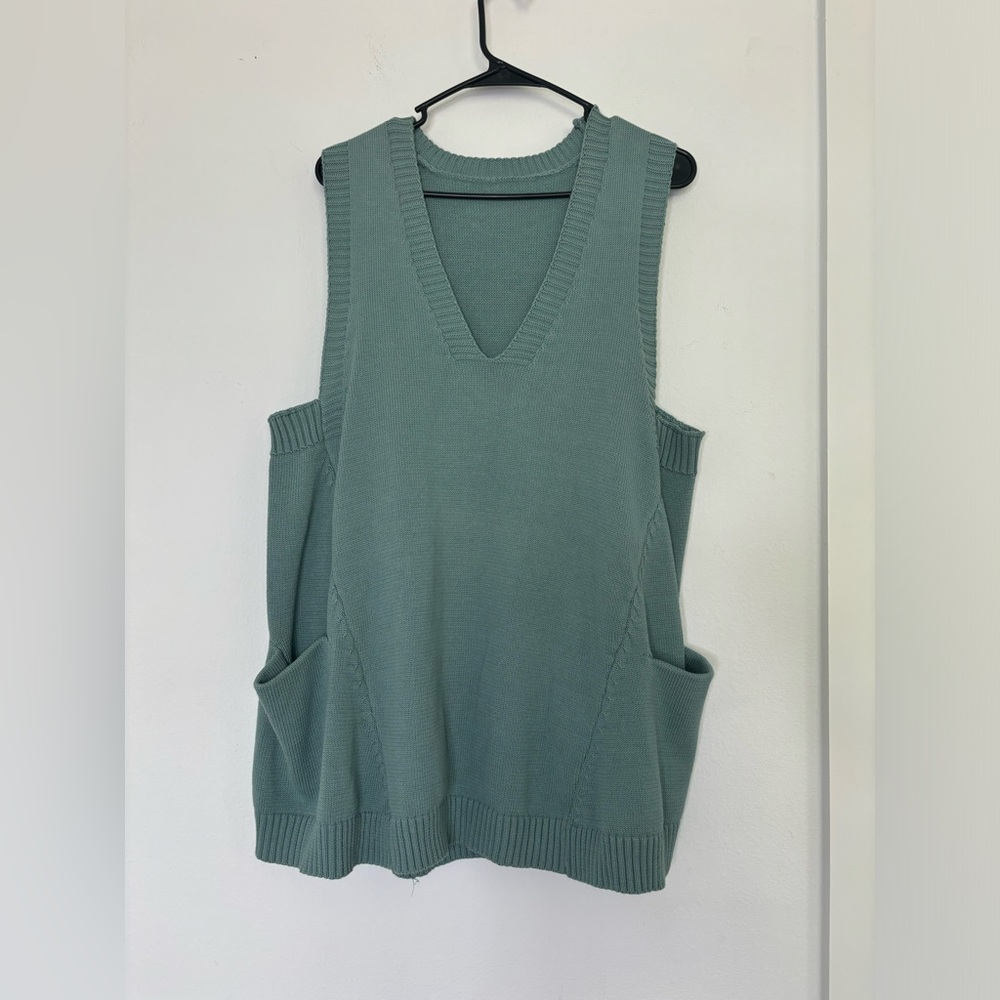 Yesno teal neck sweater vest top w/ front side pockets no size tag fits M/L
